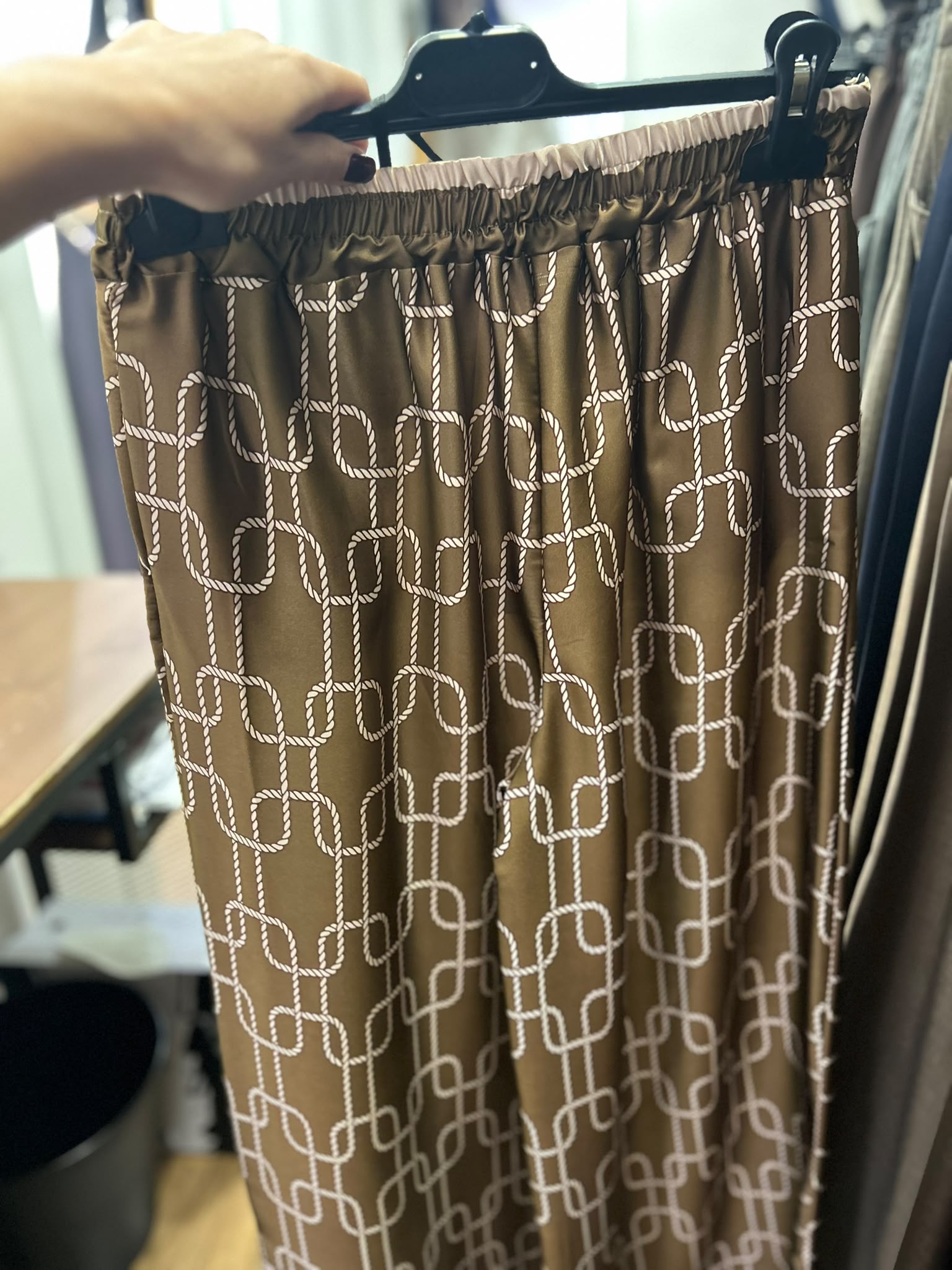 Pantalone palazzo in Satèn geometrico - immagine 3